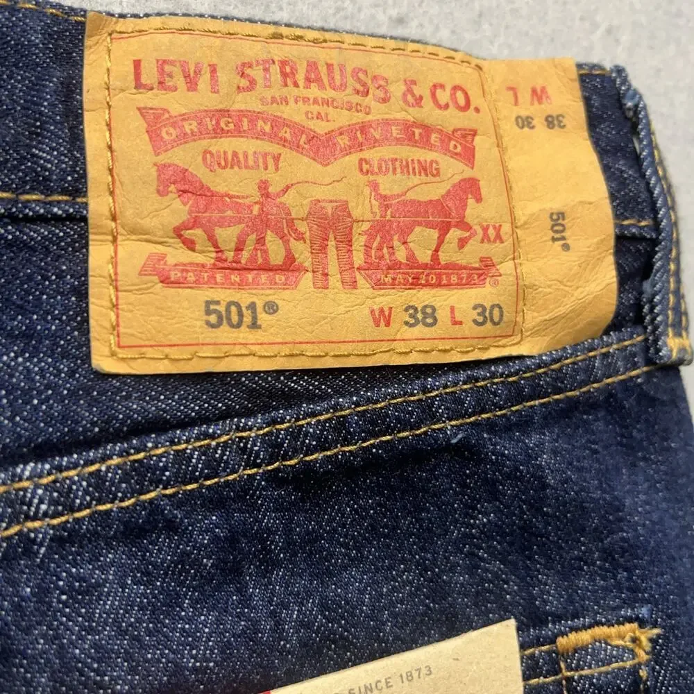 Levis Men's 501 Original Fit Jeans Straight Leg Button Fly 100% Cotton Dark Wash
